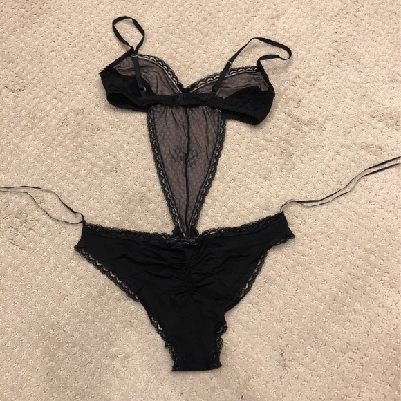 SOLD - Victoria Secret Lingerie - Picture 5 of 8